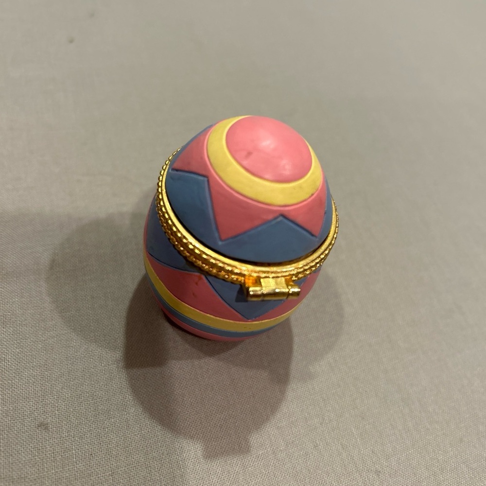 Vintage Easter egg trinket box